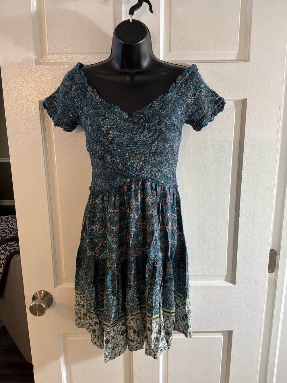 Ladies ANGIE Floral Dress Size Medium